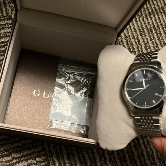Men's Gucci G-Timeless watch - Picture 2 of 6